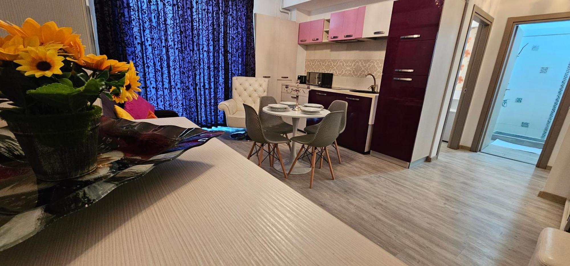Luxury Aparthotel Promenada In Building Stefan Prima Linie La Mare Navodari Bagian luar foto
