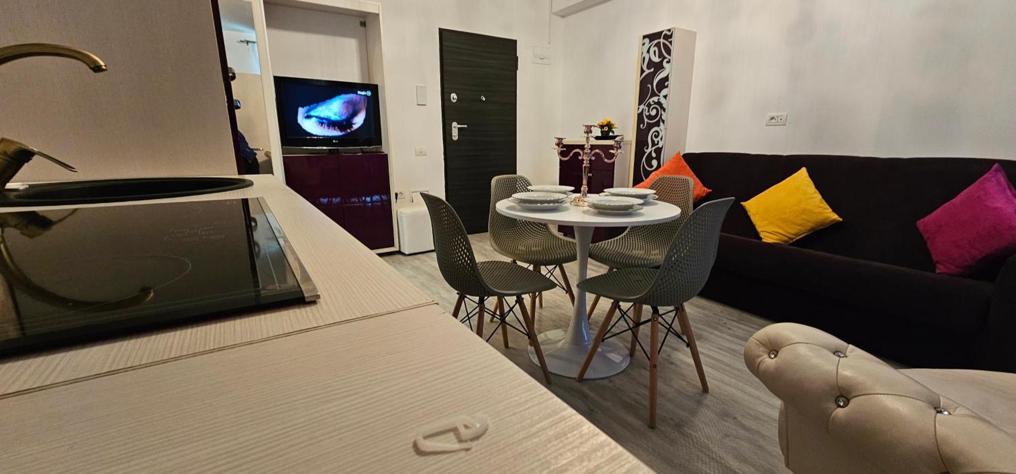Luxury Aparthotel Promenada In Building Stefan Prima Linie La Mare Navodari Bagian luar foto